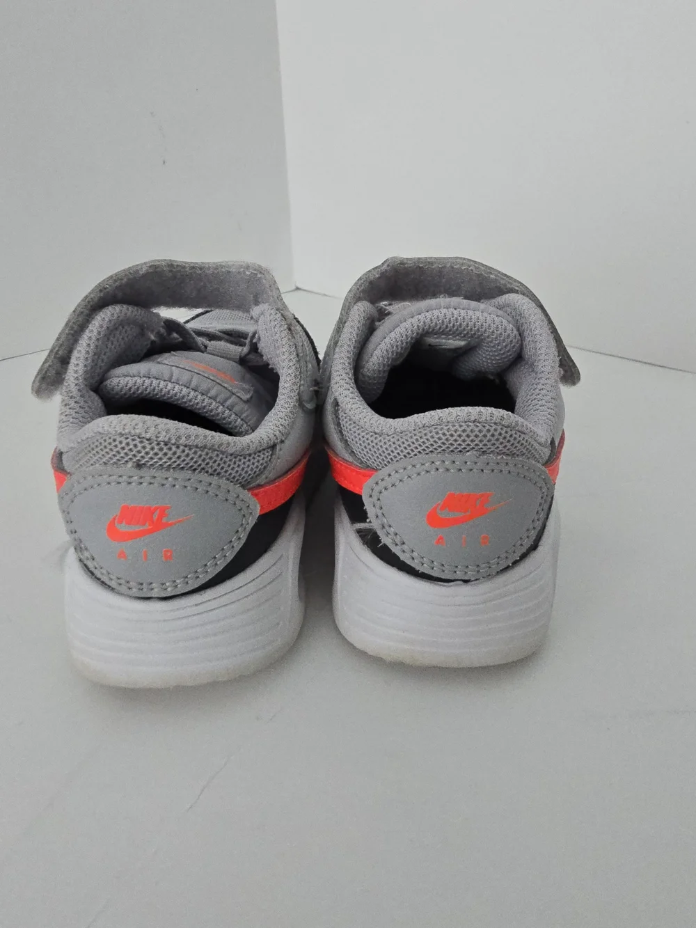 Nike Air Toddler Gray and Neon Red Orange Hook-and-Loop Sneakers Boys Size 6